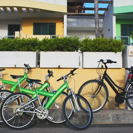 Apartment Con Piscina E Garage A 300 M Da E Centro